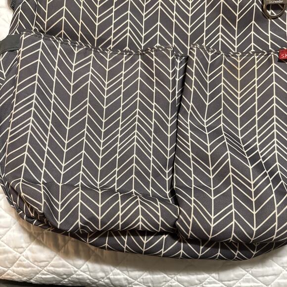 Skip Hop Duo Double Signature Diaper Bag Messenger Tote Gray Chevron 16x15x3.5" - Picture 5 of 8